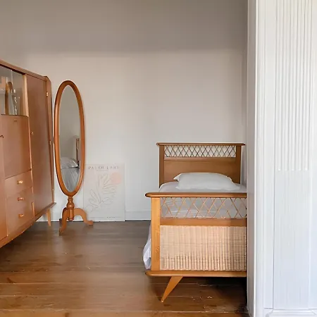 Bed & Breakfast Artefact 2*